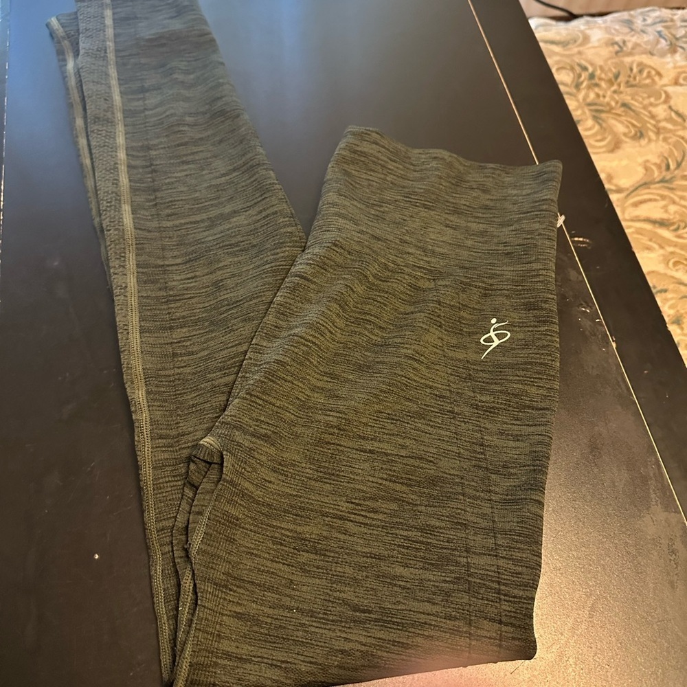 Women's Heathered Gray Leggings - Picture 2 of 7
